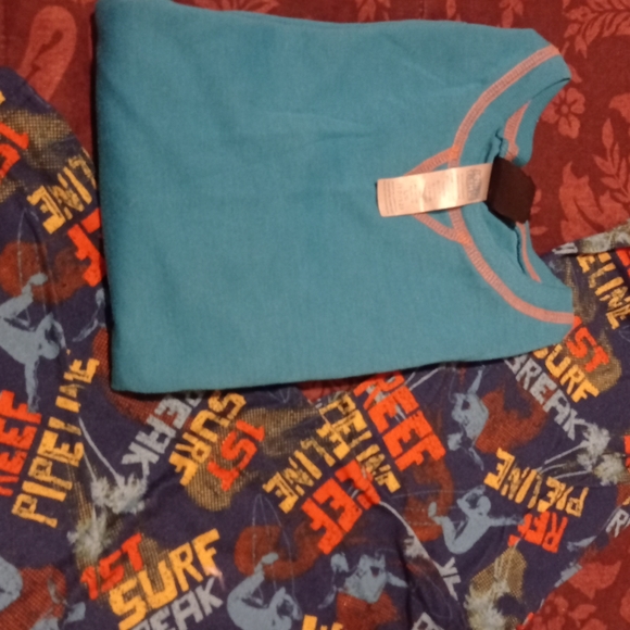 Free with purchase - * 5 for 25 $ Pyjama size 10-12 years - Picture 1 of 3